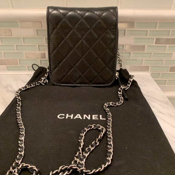 Chanel Ready to Wear Cross Body Flapbag in Black. Quilted and soft leather. - Picture 5 of 8
